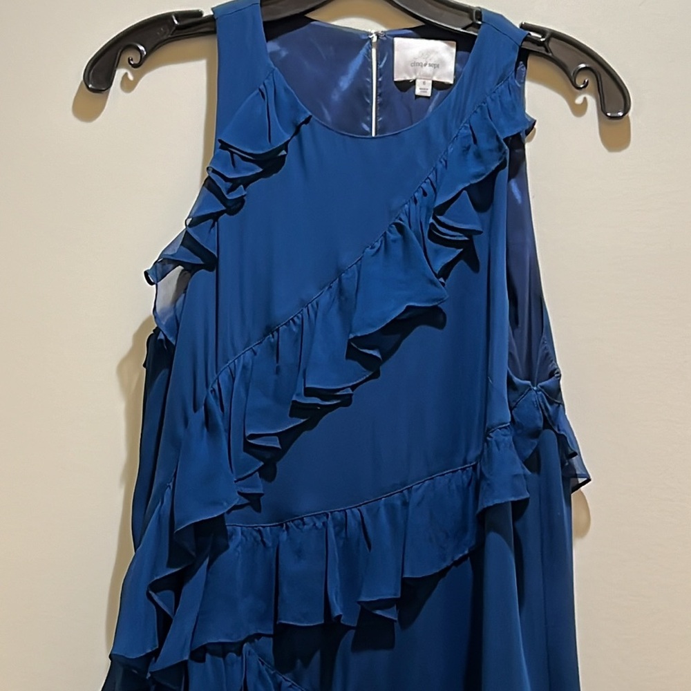 Lovely CINQ A SEPT Georgette Sleeveless Ruffle Tiered Silk Mini Dress Size: 6